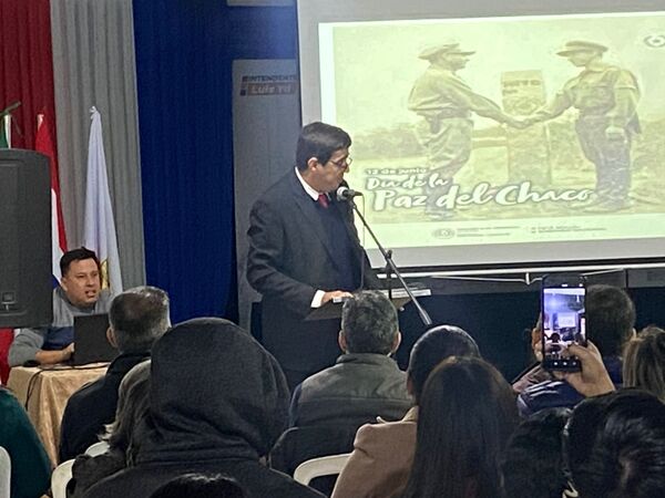 Reflexión y memoria: gran convocatoria en conversatorio sobre la Paz del Chaco