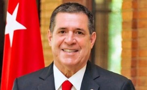 Fiscalía pide desestimar causa contra Horacio Cartes