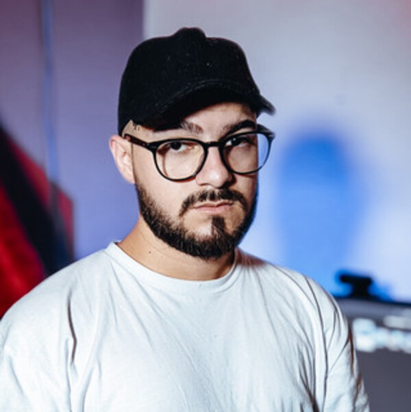 Ariel Gómez, el DJ que viraliza TikToks y versiona canciones al guaraní