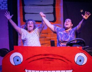 Invitan a hilarante comedia teatral “Historytime 2.0” - Portal Digital Cáritas Universidad Católica