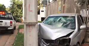 La Nación / Accidente de tránsito en Lambaré: conductor esquivó a un perro, pero chocó contra una columna