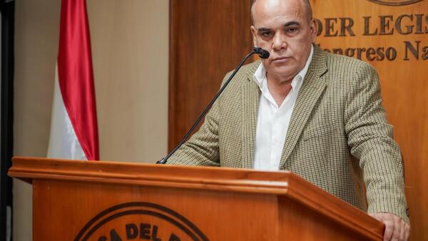 Desestimación de causa contra HC es el fin de una “persecución feroz” y no un blanqueo, dice Bachi Núñez