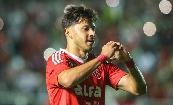 Versus / Óscar Romero se refirió a la ida de Alan Benítez al Inter de Porto Alegre