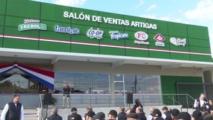 Chortitzer renueva su historia en Artigas con la reinauguración del salón de ventas - trece