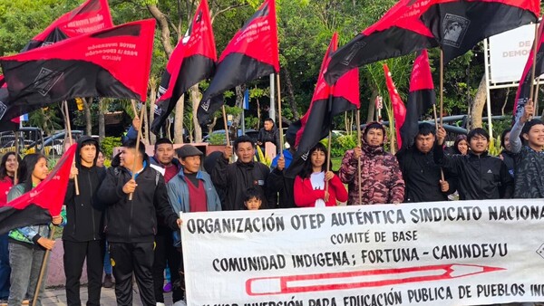 Docentes protestan para exigir al Gobierno mayor inversión en la educación pública