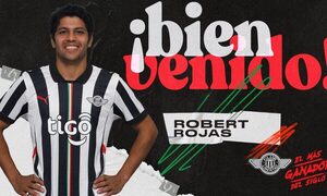 ¡Sorpresa! ¡Robert Rojas fue presentado como nuevo jugador de Libertad!
