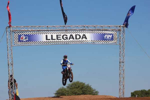 Motocross-4ª fecha/Loma Plata: Un salto de emociones - ABC Motor - ABC Color