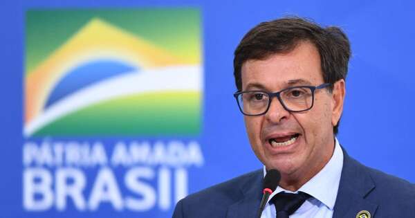 La Nación / Detienen a exministro de Bolsonaro sospechoso de obstrucción al juicio por golpismo