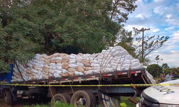Camionero muere atrapado por el cardán de su propio rodado