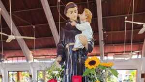 Con panes celebran el Día de San Antonio