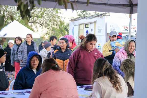 Más de 6.500 beneficiadas con servicios de "Ciudad Mujer Móvil" en primer semestre del 2025 - .::Agencia IP::.