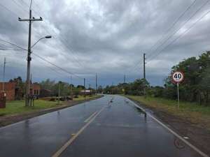Jornada de lluvia en la víspera del Día del Padre en Ayolas - Nacionales - ABC Color