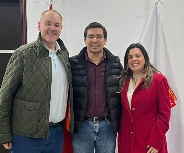 González Vaesken suma respaldo de “Landy” y Liz Acosta