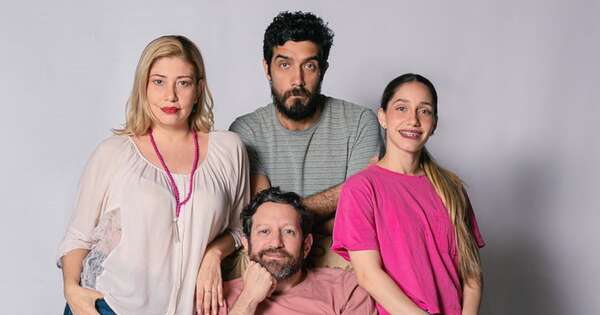 La Nación / Arlequín Teatro estrena la comedia “En familia”