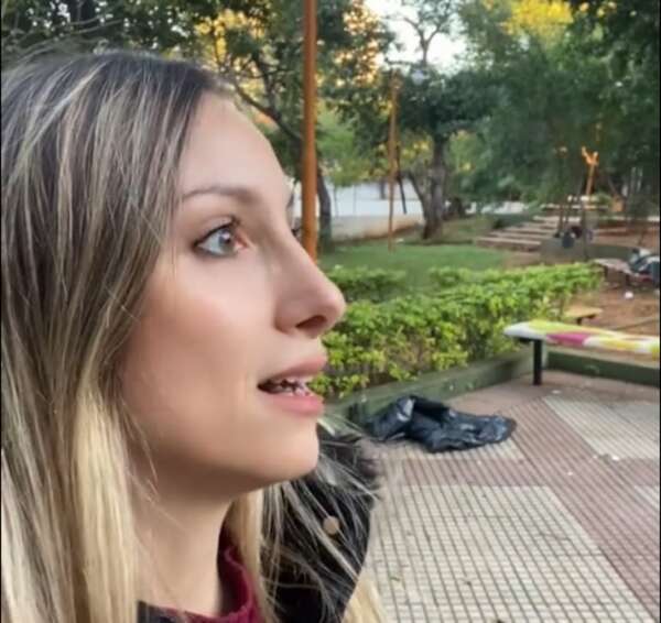 Video: catalana se sorprende por estado “deplorable y decadente” de la plaza de la Municipalidad de Asunción - Nacionales - ABC Color