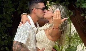 (VIDEO) ¡Ja’uta la sopa! Panelista de tevé anunció su casorio desde Cancún