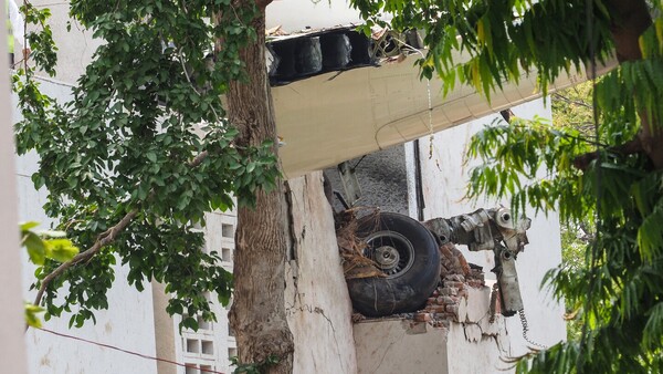Trágico destino para dos niñas que, huérfanas de madre, perdieron a su padre en accidente de Air India