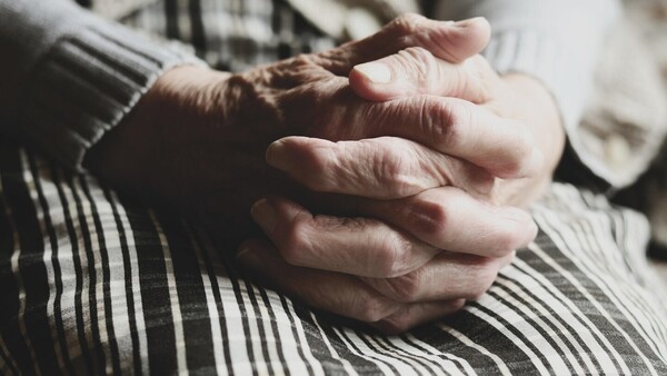 Registraron 737 causas por violación del deber del cuidado de ancianos durante un año