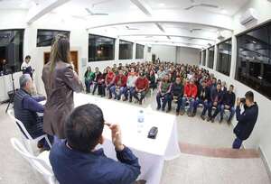 Denuncian que sede de Gobernación fue usada para acto cartista - Política - ABC Color