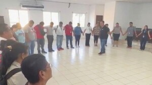 Cadenas de oración por políticos paraguayos atrapados en Israel