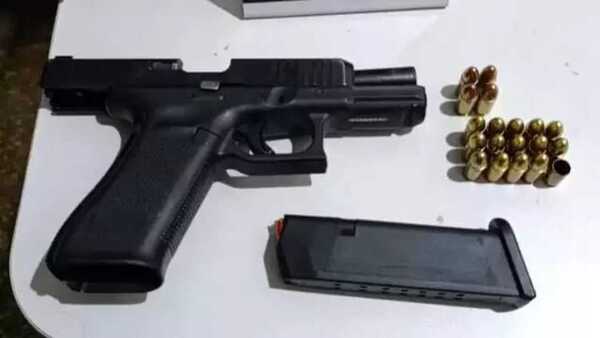 Niño de 2 años mata a su madre con un arma que su padre dejó sobre la mesa