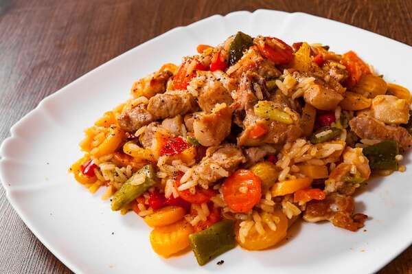El origen del guiso: de plato pobre a símbolo de cocina casera - Gastronomía - ABC Color