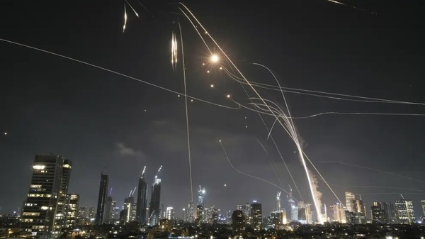 Israel bombardea 100 blancos nucleares en Irán