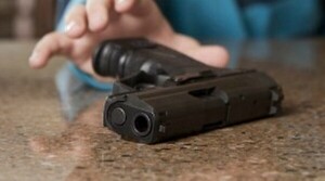 Niño dispara accidentalmente contra su madre y la mata