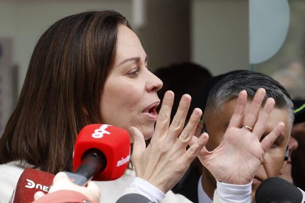 La esposa de Uribe Turbay agradece apoyo y llama a la unión del país - Mundo - ABC Color