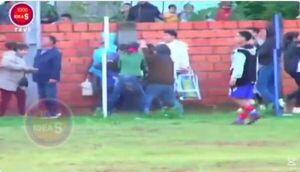 (VIDEO). Violenta pelea entre hinchas en torneo peloteril en Itá: Dejó destrozos y una herida