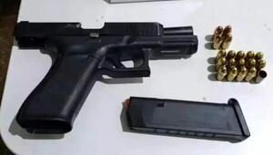 ¡Tragedia y no macana! Niño de 2 años mata a su madre con un arma que su padre dejó sobre la mesa