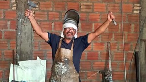 Hugo Escobar: El escultor del hierro que forja sueños con sus manos