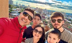 (GALERÍA) Día del Padre: entre emociones y regalos. ¡Mirá cómo festejaron los famosos!