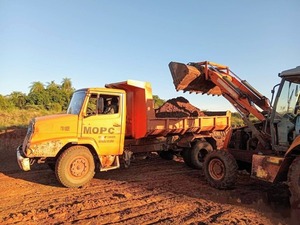 Reparan caminos vecinales en Misiones para fortalecer economía local - .::Agencia IP::.