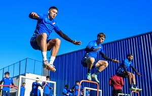 Versus / ¿A Cerro Porteño?: trabaja con Nacional a espera de definir su situación