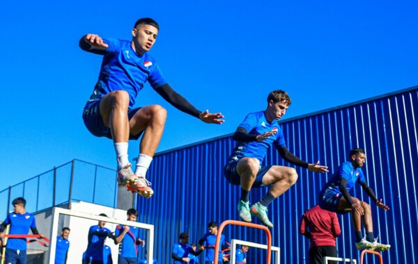 Versus / ¿A Cerro Porteño?: trabaja con Nacional a espera de definir su situación