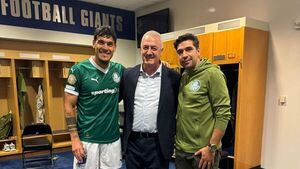 Gustavo Alfaro en el Mundial de Clubes: Observó el debut del capitán de la Albirroja