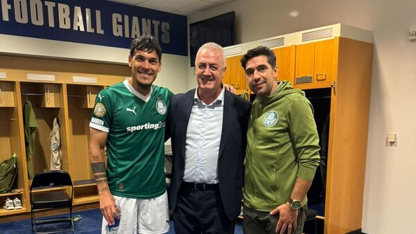 Gustavo Alfaro en el Mundial de Clubes: Observó el debut del capitán de la Albirroja
