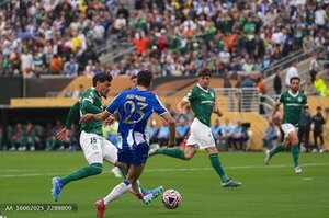 Versus / Lluvia de elogios a Gustavo Gómez tras su partidazo ante Porto