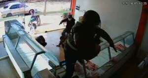 La Nación / Asalto a carnicería: falleció uno de los presuntos delincuentes herido ayer
