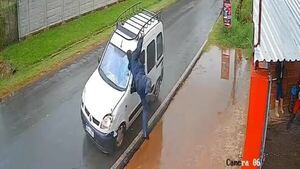Video: el “milagro” que salvó al hombre que fue atropellado en Areguá - Policiales - ABC Color
