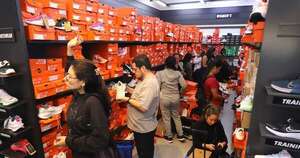 Hora Basa: tiendas Nike se llenaron de compradores