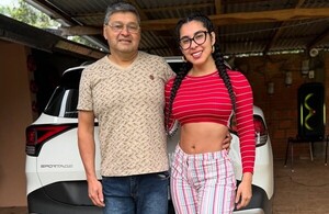 Rosy Alderete le regaló un camionetón de 120 millones a su papá por su día - Teleshow