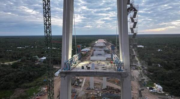 Puente Bioceánico supera los dos tercios de su construcción