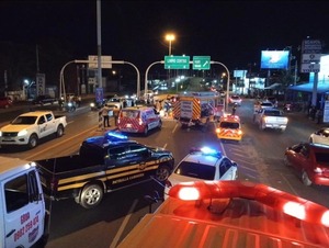 Accidente en Roque Alonso dejó a una mujer atrapada en su vehículo | Unicanal