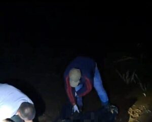 Encuentran cuerpo de asaltante en el rio y tenía parte del botín