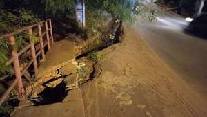 Vecinos denuncian “desidia” contra peatones en Isla Bogado - Nacionales - ABC Color