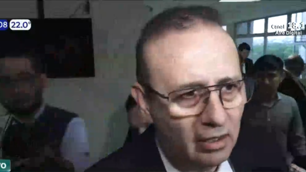 Suspenden juicio contra Erico Galeano