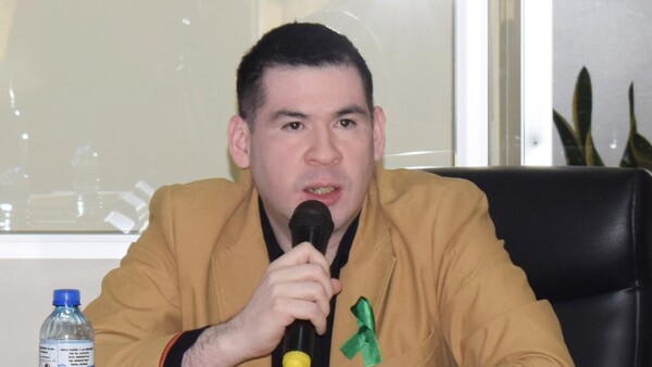 Concejal capiateño quiere que se enseñe la Biblia en las escuelas