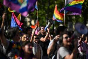 Eurodiputada austriaca donará 7.000 euros para cubrir multas por el Orgullo de Budapest - Mundo - ABC Color